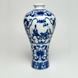 Chinese Porcelain Birds and Florals Bud Vase